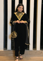 Nazakat Black Velvet Kurta Set With Potli Bag